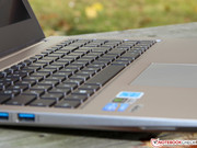 Zu den Eingabegeräten gehört eine Chiclet-Tastatur...