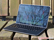 Ein wenig trübt das verspiegelte Display unseren Eindruck, ...