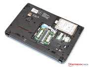 sondern kann per Schraubendreher geöffnet werden.