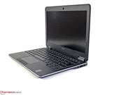 Es verfügt über ein schlankes und leichtes Gehäuse mit guter Schnittstellenauswahl.