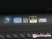 Viele Aufkleber "schmücken" das Notebook