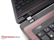 Die Scharniere halten das Display an Ort und Stelle, dafür lässt sich das Notebook aber nicht mit einer Hand öffnen