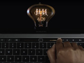 Die neue Touch-Leiste im MacBook Pro wird im Apple Spot auf eine Ebene mit wichtigen Innovationen der Menschheitsgeschichte gestellt. 