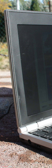 HP EliteBook 2170p: Schade – im Akkubetrieb dimmt die Hintergrundbeleuchtung auf dunkle 160 cd/m² Luminanz.