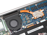 ...entdecken wir den einzigen Lüfter des Kira-101.