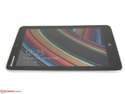 Das IPS-Display ist gut, verliert aber bei weiten Sichtwinkeln etwas an Helligkeit und Sättigung.