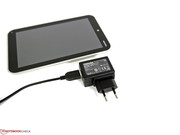 Datentransfer und Akkuladung müssen sich mit einem USB-Port arrangieren.