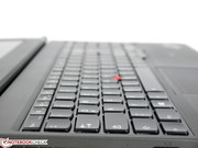 Am linken Tastaturrand hat das Testmodell mit hakelnden Tasten zu kämpfen.