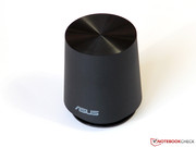 Sogar ein kleiner Subwoofer ist dabei.