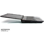 Die schicken Scharniere ermöglichen aber auch große Öffnungswinkel.