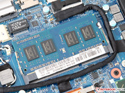 Unter dem einzigen Speicherslot...