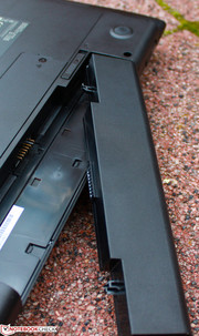 ...mit einer Rückwärtsbewegung entfernen.