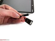 Per Adapter (nicht im Lieferumfang) lassen sich auch Erweiterungen mit normalem USB-Anschluss ansprechen.
