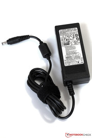 Auch das Netzteil ist etwas knapp dimensioniert: