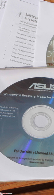 ASUS ASUSPRO Essential PU301LA: selten Auslieferung mit Windows 7 und Windows 8 Datenträgern