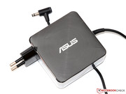 Ein kompaktes Steckernetzteil...