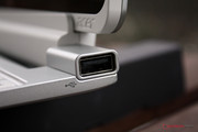 Das Tastaturdock bietet außer einem USB-Anschluss keine weiteren Anschlüsse, dafür einen zweiten Akku.