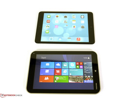 Toshiba Encore WT8 (u) und iPad Mini (o) im Vergleich