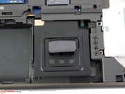 Ein zweiter Laufwerksschacht nimmt eine weitere SSD oder Festplatte auf.