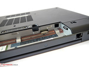 Der SIM-Slot befindet sich im Akkuschacht, das WWAN-Modul muss aber noch nachgerüstet werden.