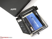 Eigene Massenspeicher lassen sich deshalb nicht sachgerecht befestigen und lösen sich bereits bei wenig Bewegung.