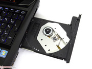 Das relativ laute optische Laufwerk fällt durch die ständig präsente Lüfterlautstärke kaum auf.