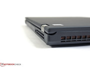 Die Displayscharniere funktionieren sehr gut und sorgen für eine stabile Bildschirmposition.