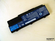 Die Akku-Laufzeit des mitgelieferten 3-Zellen 48 Wh Akkus lässt zu wünschen übrig. Daran ändert das auch das Switchen auf die integrierte Chipsatzgrafik mittles Acer Power Smart Manager wenig.