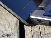 Seine Gelenke sind fest und straff am Chassis befestigt.