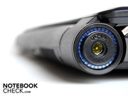 Die Bassrolle (Tuba) im rückwärtigen Teil des Notebooks dominiert die Optik.