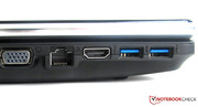 Zwei weitere USB Buchsen befinden sich auf der linken Seite (USB 3.0 kompatibel)