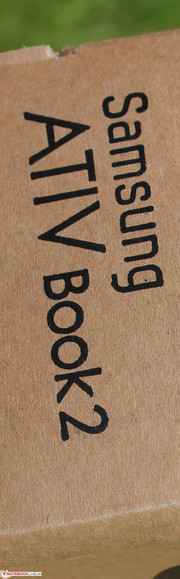 Samsung ATIV Book 2 - 270E5E: Die Stabilität des Gehäuses offenbart das Low-Cost-System.