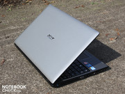 Die liegt gut in der Hand uns weist Fingerabdrücke und Kratzer zurück.