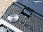 Acer speckt die Optik des Power-Buttons ab.