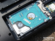 und die 2.5-Zoll Festplatte frei (Seagate ST9500325AS).