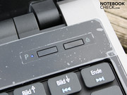 Diese Flächen müssen ab und an mit dem beigelegten Poliertuch gewienert werden.