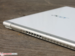 Die Base gibt sich ziemlich verwindungsfest.