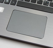 Das Touchpad ist nicht optimal in das Gehäuse eingepasst.