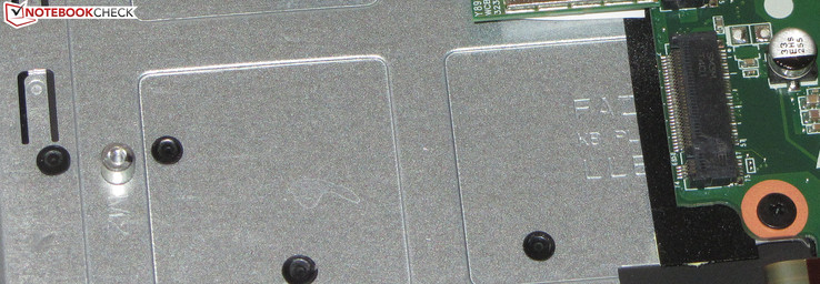 Ein freier M.2-Steckplatz (2280) für eine entsprechende SSD ist vorhanden.