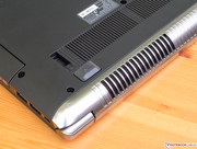 einer der beiden getrennten Luftauslässe für CPU und Grafikkarte