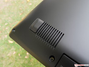 Lautsprecheröffnung auf der Unterseite