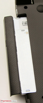 ...kann der DVD-Brenner entnommen werden.