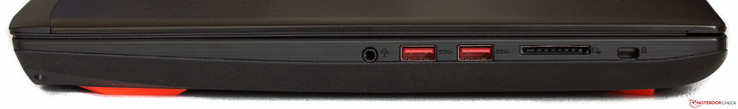 rechte Seite: Audio in/out, 2 x USB 3.0, SD-Card, Kensington