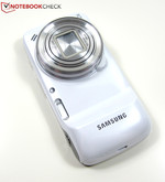 ... als auch eine waschechte Kompaktkamera mit 16-Megapixel-Sensor.