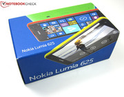 In der Verpackung des Lumia 625 verbergen sich...
