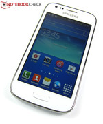 Das Samsung Galaxy Ace 3 GT-S7275R besitzt ein 4 Zoll großes LC-Display.
