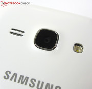 Die 5-Megapixel-Hauptkamera löst bis zu 2.560 x 1.920 Pixel auf.