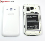 Unter dem abnehmbaren Gehäusedeckel verbirgt sich ...