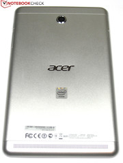 Durch seine Aluminium-Rückseite liegt das Acer Iconia Tab 8 gut in der Hand.