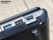 Von Anschlussvielfalt können wir nicht sprechen. Es gibt zwar USB 3.0 (1x),